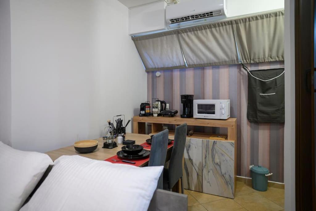 Premium Athenian District Urban * Athens